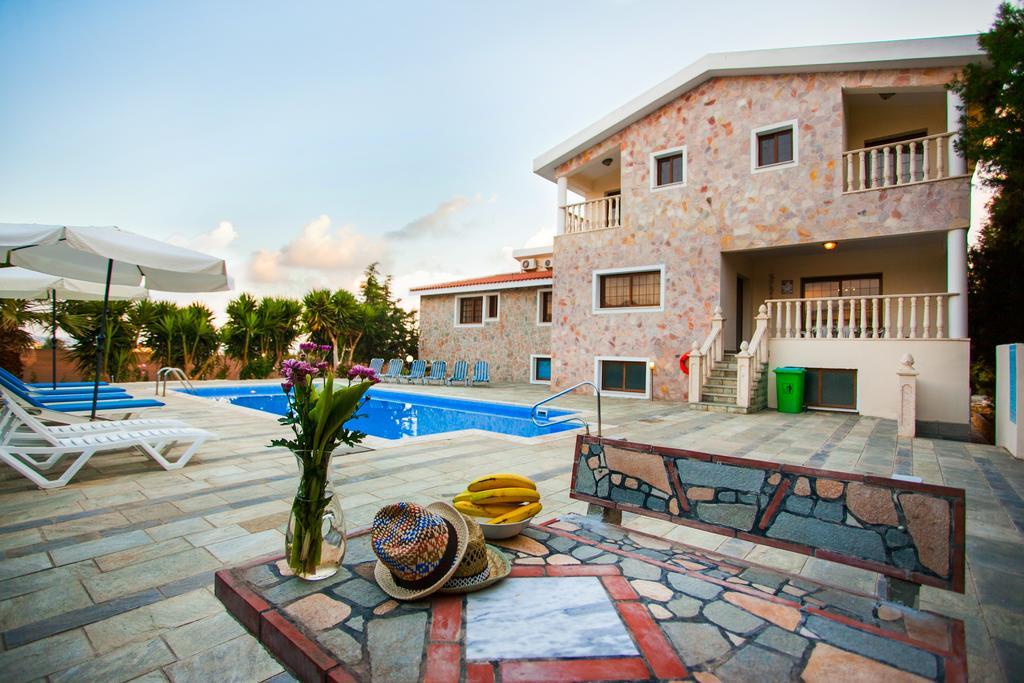 Villa Kapistris Dyo Coral Bay Exterior photo